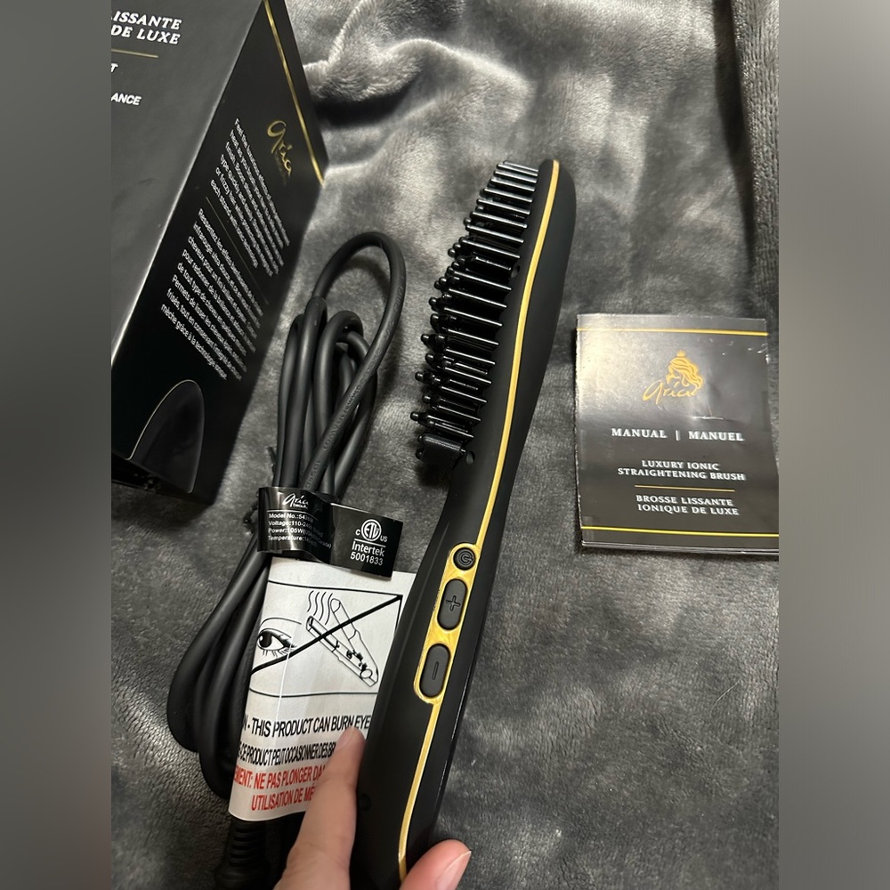 Aria Beauty Luxury Ionic Straightening Brush